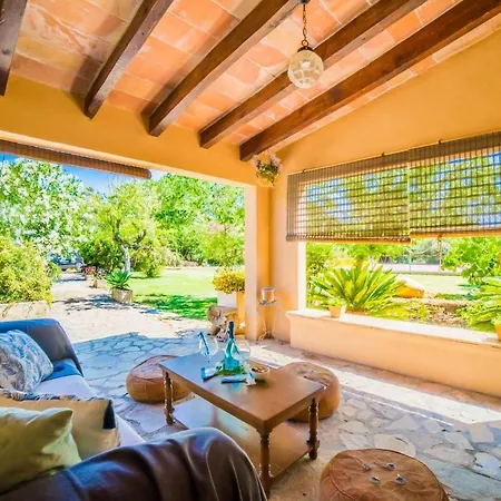 Sleeps 6 Pool Air Con Wifi Holiday home