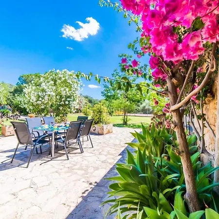 Holiday home Sleeps 6 Pool Air Con Wifi