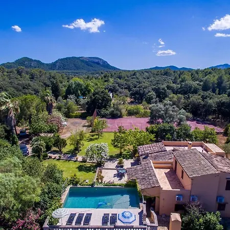 Sleeps 6 Pool Air Con Wifi Holiday home *